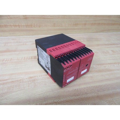 Telemecanique XPSAT5110 Safety Relay - New No Box