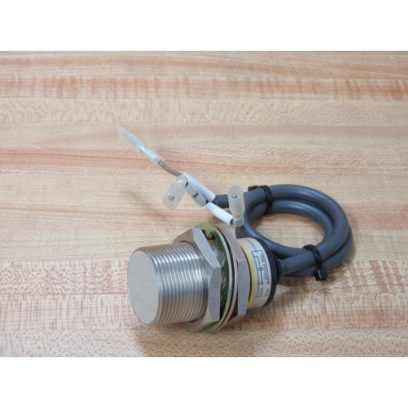 Omron E2E-X10E1 Proximity Switch E2EX10E1 - Used