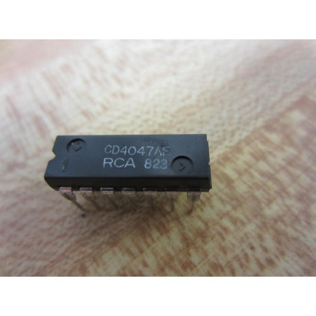 RCA CD4047AE Integrated Circuit