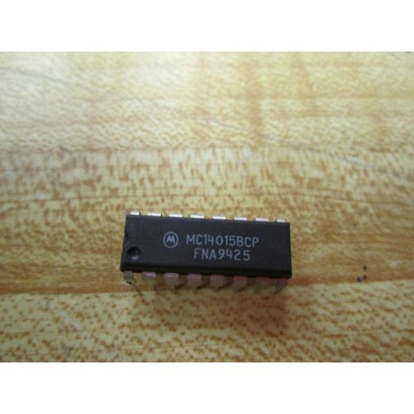 Motorola MC14015BCP Integrated Circuit