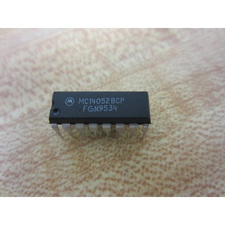 Motorola MC14052BCP Integrated Circuit (Pack of 3)