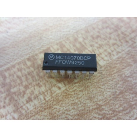 Motorola MC14070BCP Integrated Circuit (Pack of 8)