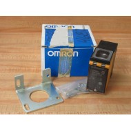 Omron E3B2-D2M4-US-N Photoelectric Switch E3B2D2M4USN
