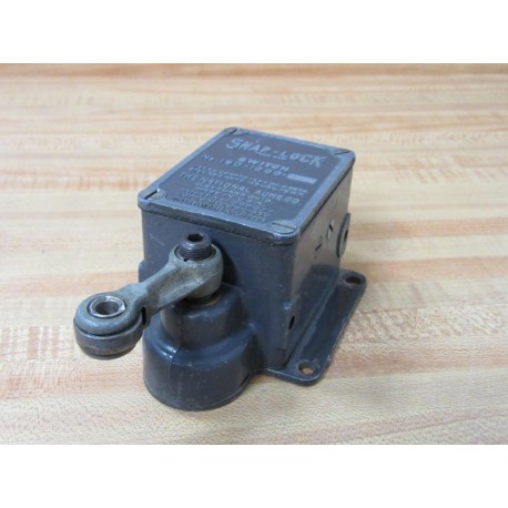 The National Acme 16D-1200-1 Snap-Lock Switch wRoller Lever 16D12001 - Used