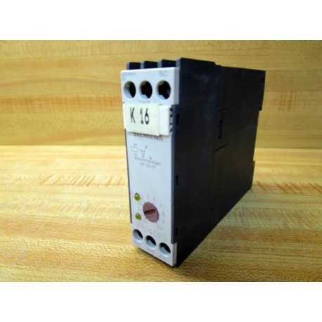 Siemens 7PU4020-1AB30 Time Delay Relay 7PU40201AB30 - Used